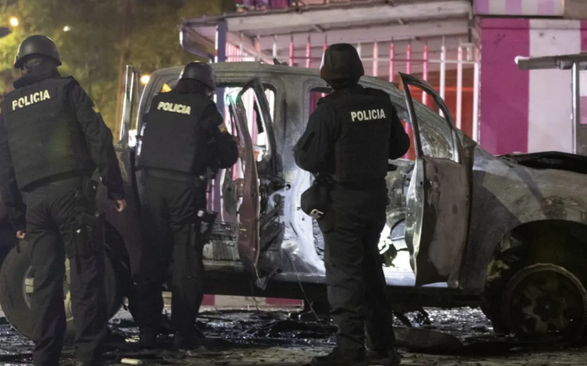 Quito siente temor con dos coches bomba