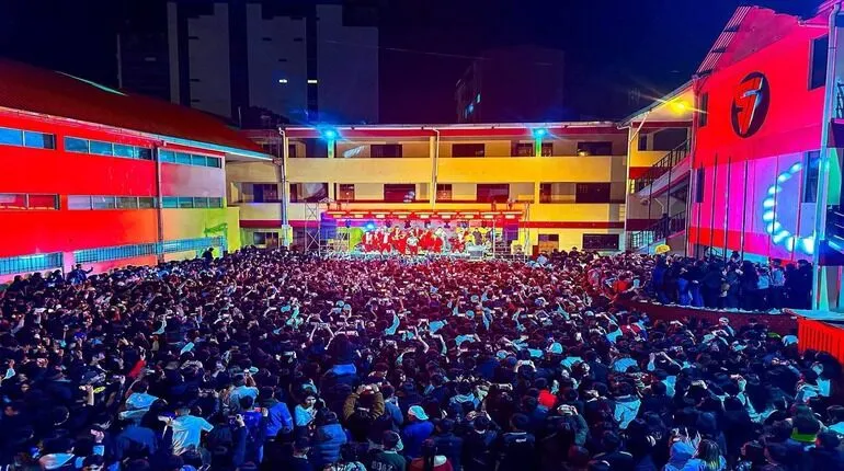 Oruro: Fiscalía pide detención domiciliaria para vocalista de Sangre Cumbiera y directora del colegio por avalancha