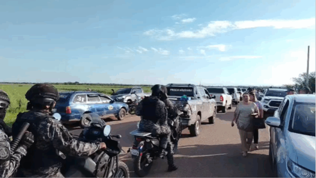 Santa Cruz: Contingente de la Policía desaloja a avasalladores en Montero tras ataque a comisión del gobernador Camacho