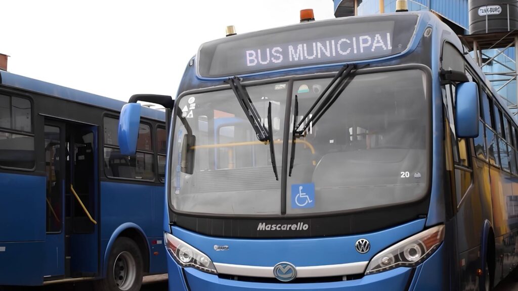 Alcalde suspende servicios de buses municipales hasta septiembre