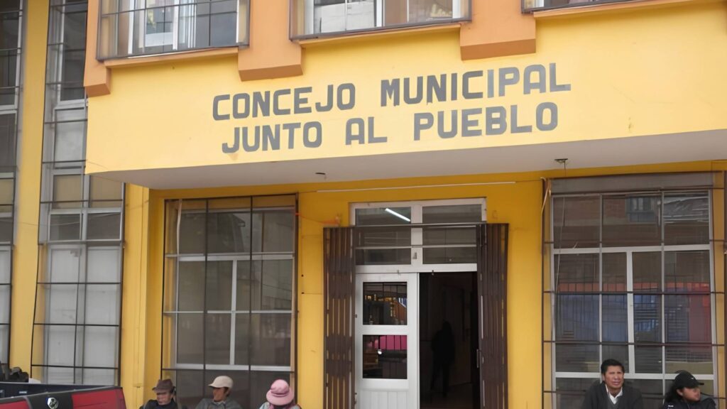 Concejo de El Alto ayuda a los lustracalzados y limpia espacio público