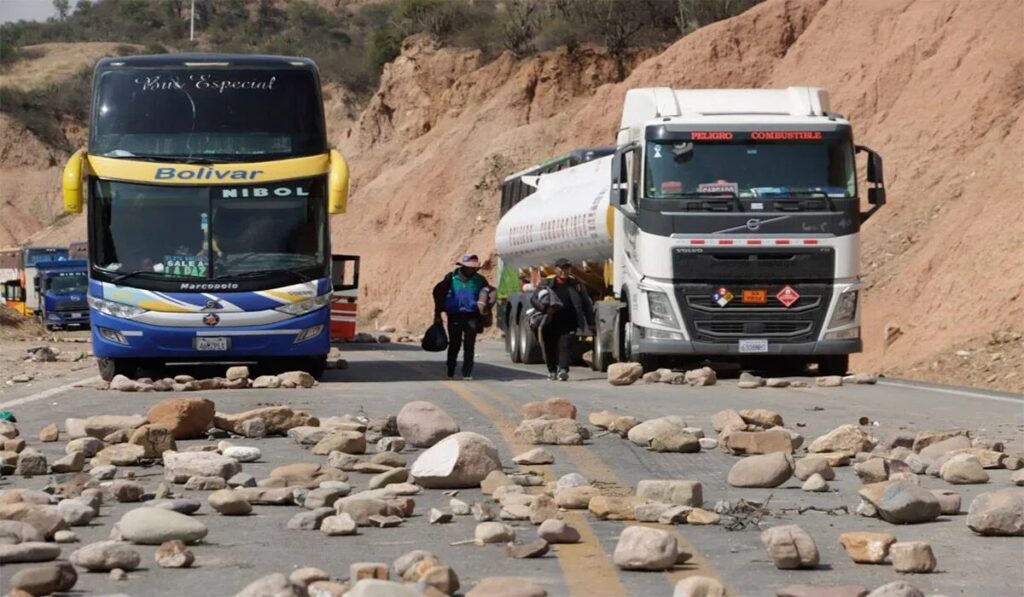 Bloqueos: daños en carreteras y pérdida de ingresos por peajes provocan un daño económico de Bs 150 millones