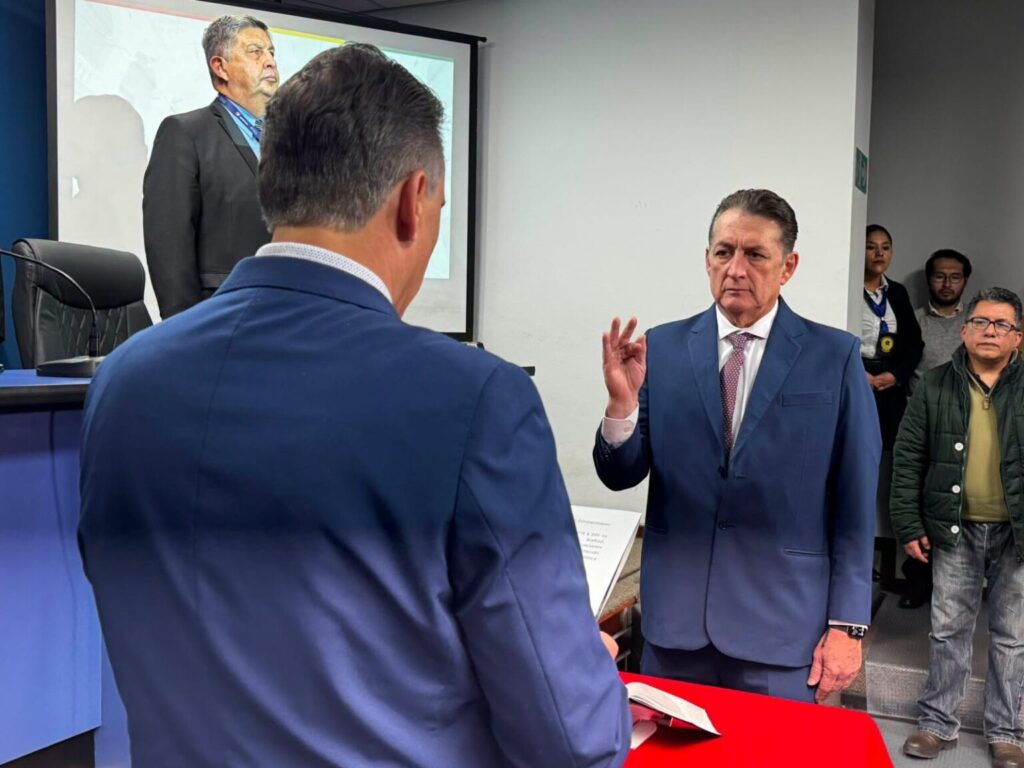 Roberto Rivero es posesionado como nuevo viceministro de Defensa Civil