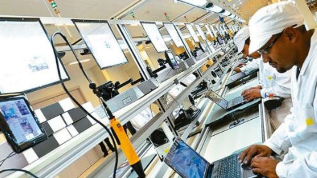 Gobierno anuncia cierres  de empresas estatales desde el martes