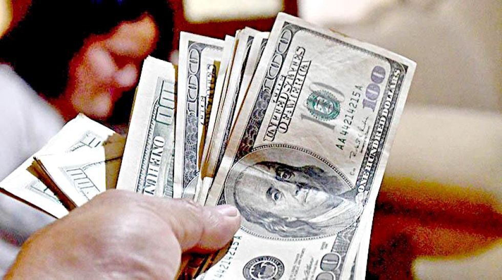 Comerciantes reportan caída de hasta 80% en sus ventas y piden frenar el alza del dólar