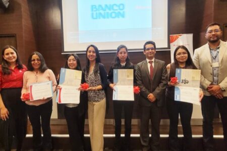 Banco Unión fortalece la educación financiera con acciones dirigidas a emprendedores, estudiantes y usuarios del sistema financiero