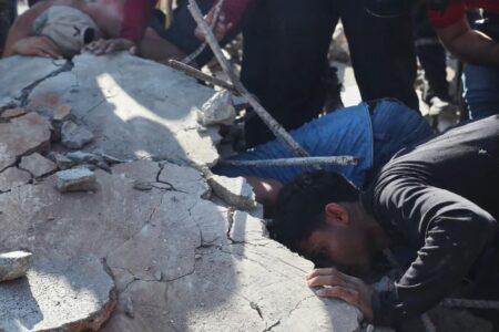 CNN reporta 75 muertos en Colombia tras potente sismo de 7,4