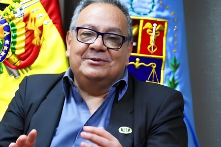Ministro: La educación necesita nueva ley y dar oportunidad a otros profesionales