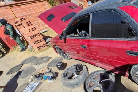 Diprove desarticula organización vinculada al robo de autopartes en La Paz