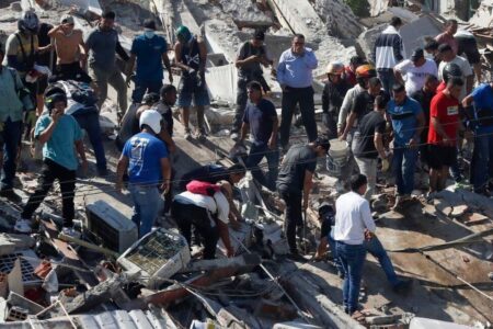 Sube a 273 la cifra de fallecidos y hay 377 desaparecidos por el terremoto en Colombia