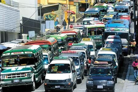Choferes organizan un ampliado nacional este fin de semana para definir acciones ante la escasez de combustible