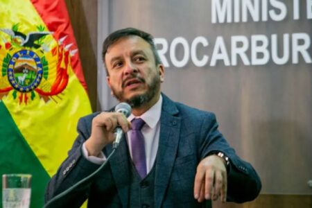 «La verdad nos hará libres», dice exministro tras levantarse su arraigo